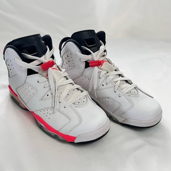 Jordan Kids Sneakers Size 7Y - Picture 9 of 13